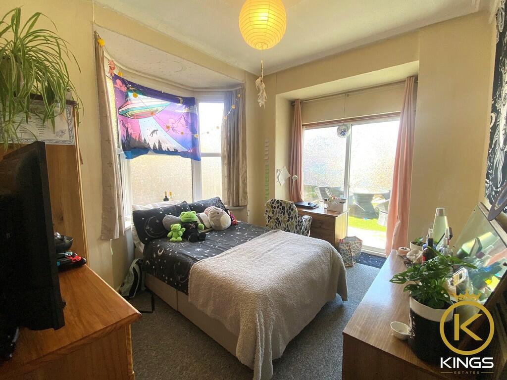 4 bed Mid Terraced House for rent in Portsmouth. From Kings Estates - Southsea 4 bed Mid Terraced House for rent in Portsmouth. From Kings Estates - Southsea