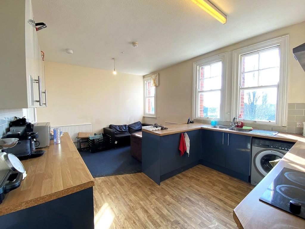 6 bed 1st Floor Flat for rent in Portsmouth. From Kings Estates - Southsea