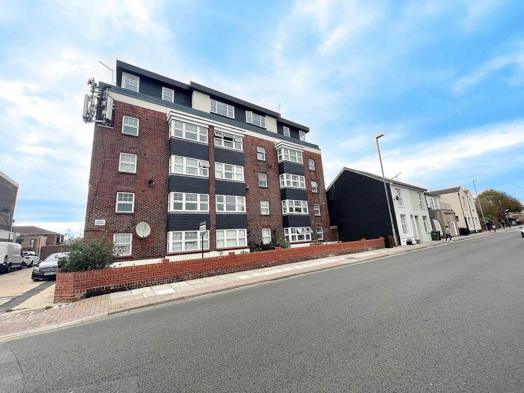 2 bed 1st Floor Flat for rent in Portsmouth. From Kings Estates - Southsea