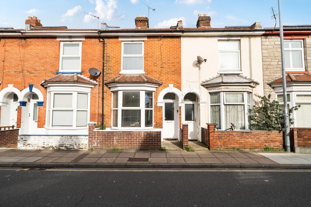 3 bed Mid Terraced House for rent in Portsmouth. From Kings Estates - Southsea 3 bed Mid Terraced House for rent in Portsmouth. From Kings Estates - Southsea