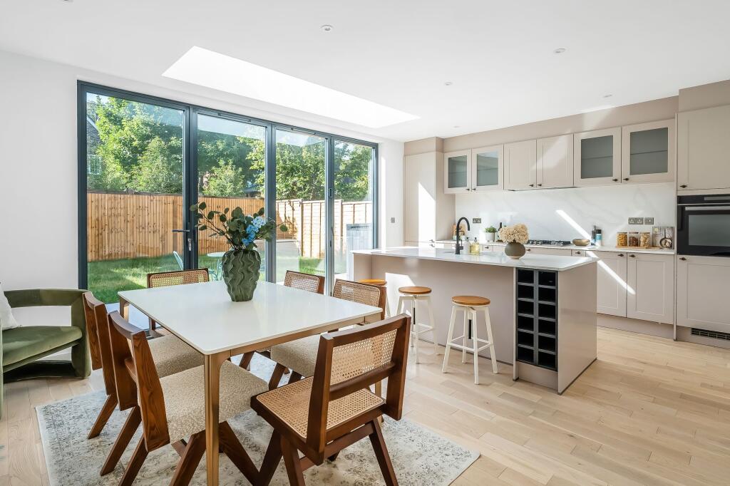 4 bed Semi Detached for rent in Southborough. From Kings Estates - Tunbridge Wells 4 bed Semi Detached for rent in Southborough. From Kings Estates - Tunbridge Wells