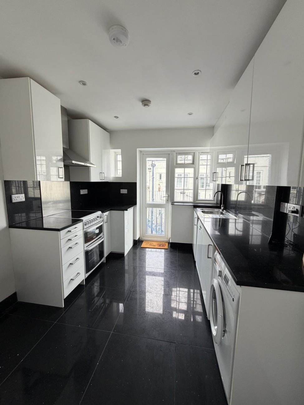 2 bed 1st Floor Flat for rent in Hendon. From Kingsleys Lettings