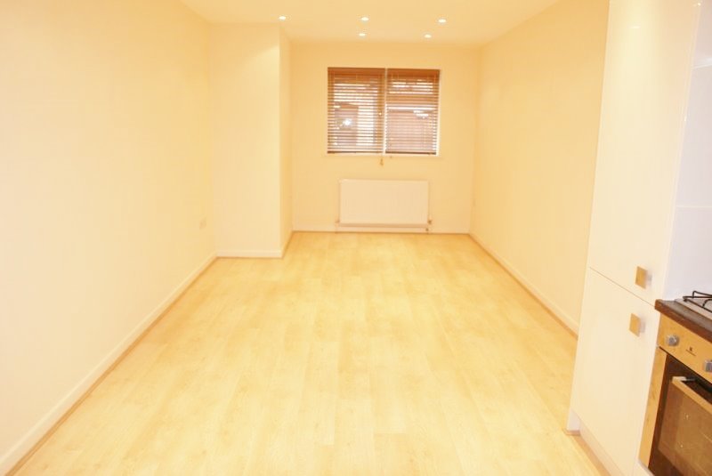 0 bed 1st Floor Flat for rent in Temple Fortune. From Kingsleys Lettings