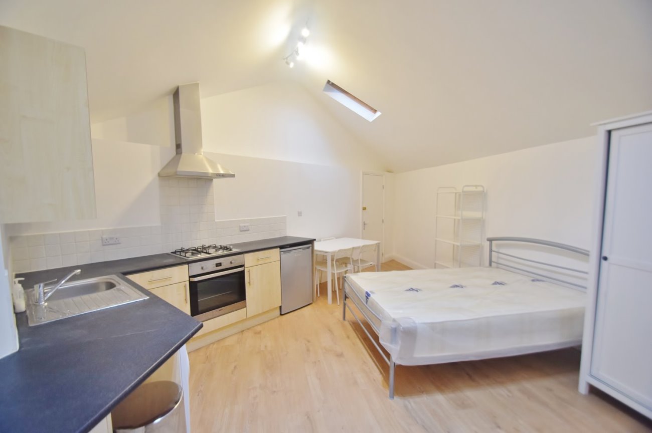 0 bed 1st Floor Flat for rent in Golders Green. From Kingsleys Lettings 0 bed 1st Floor Flat for rent in Golders Green. From Kingsleys Lettings