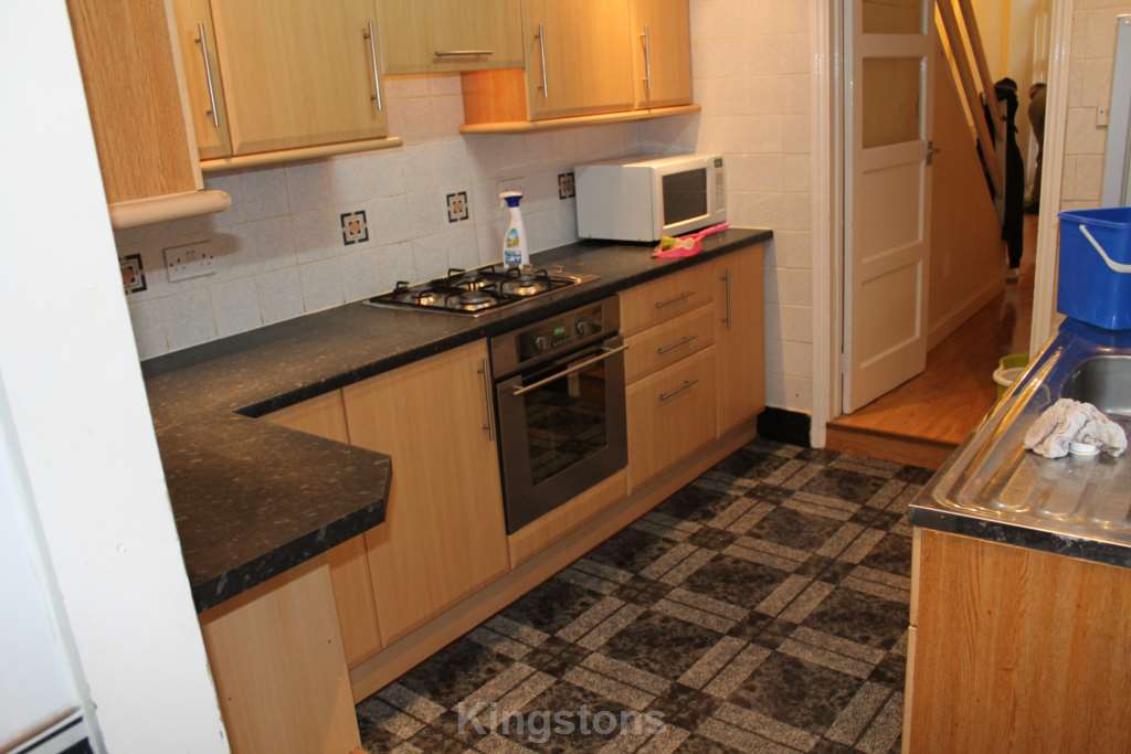 3 bed Mid Terraced House for rent in Cardiff. From Kingston Residential - Head Office