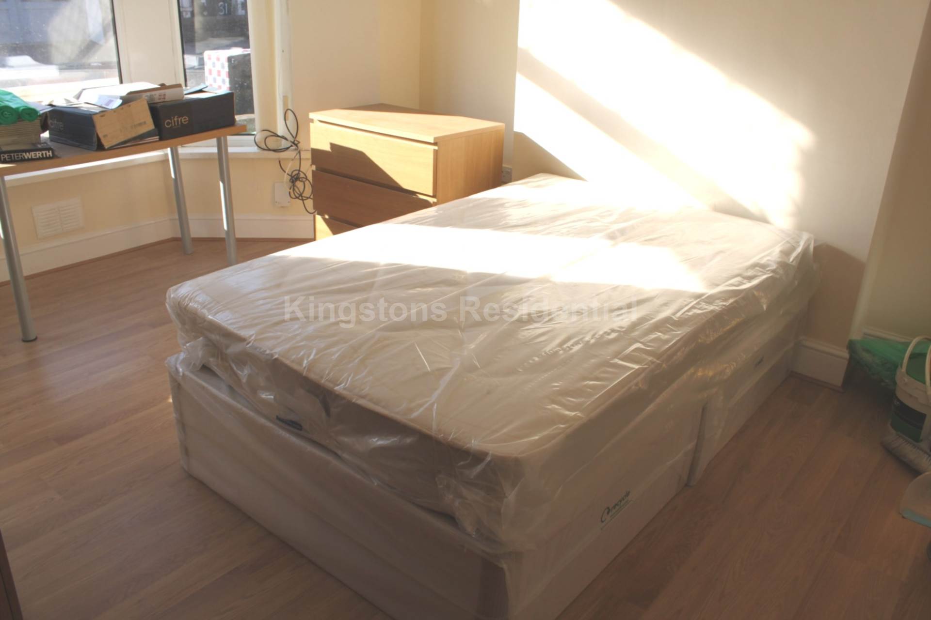 5 bed Mid Terraced House for rent in Cardiff. From Kingston Residential - Head Office 5 bed Mid Terraced House for rent in Cardiff. From Kingston Residential - Head Office