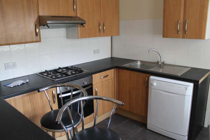 6 bed Mid Terraced House for rent in Cardiff. From Kingston Residential - Head Office 6 bed Mid Terraced House for rent in Cardiff. From Kingston Residential - Head Office