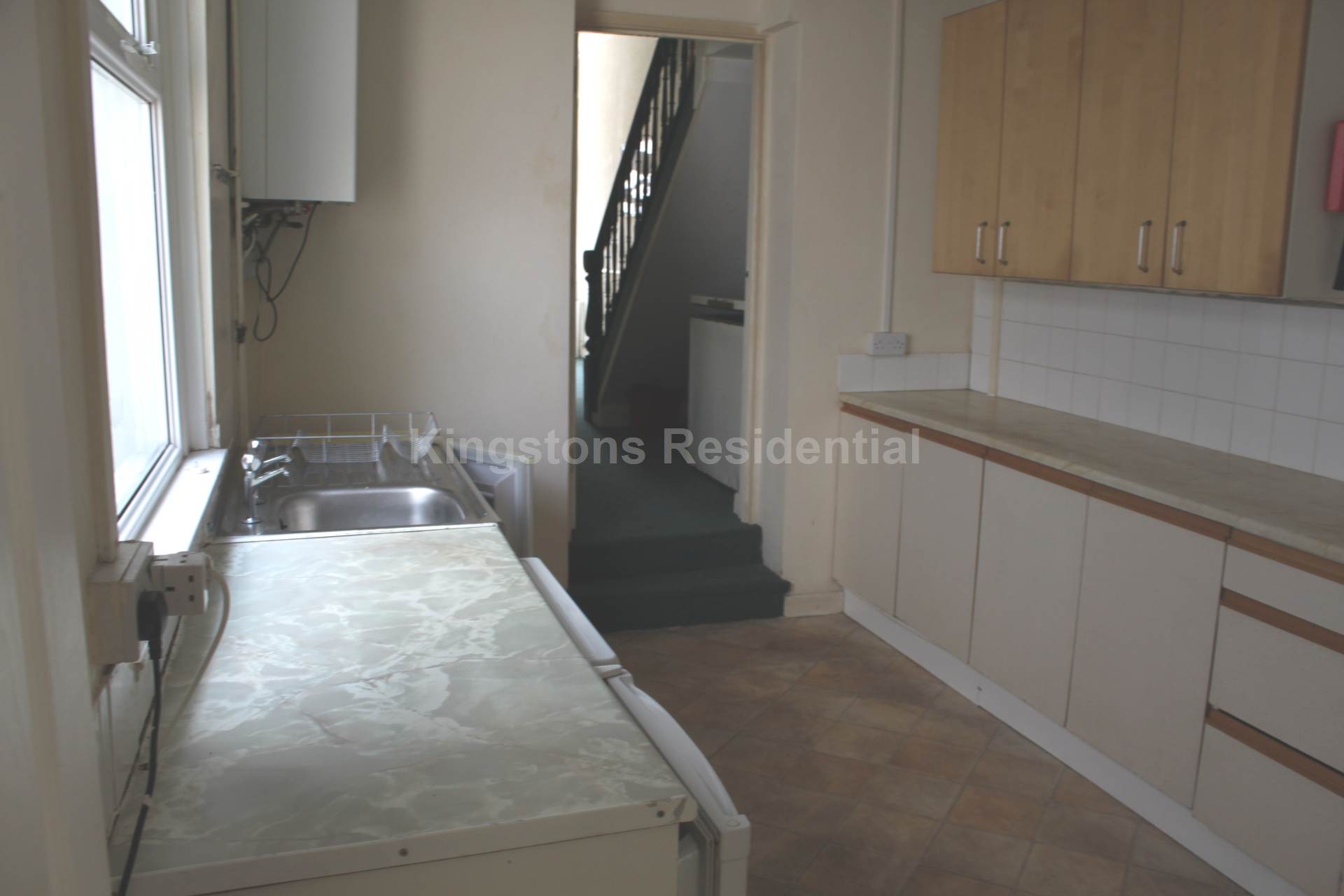 5 bed Mid Terraced House for rent in Cardiff. From Kingston Residential - Head Office