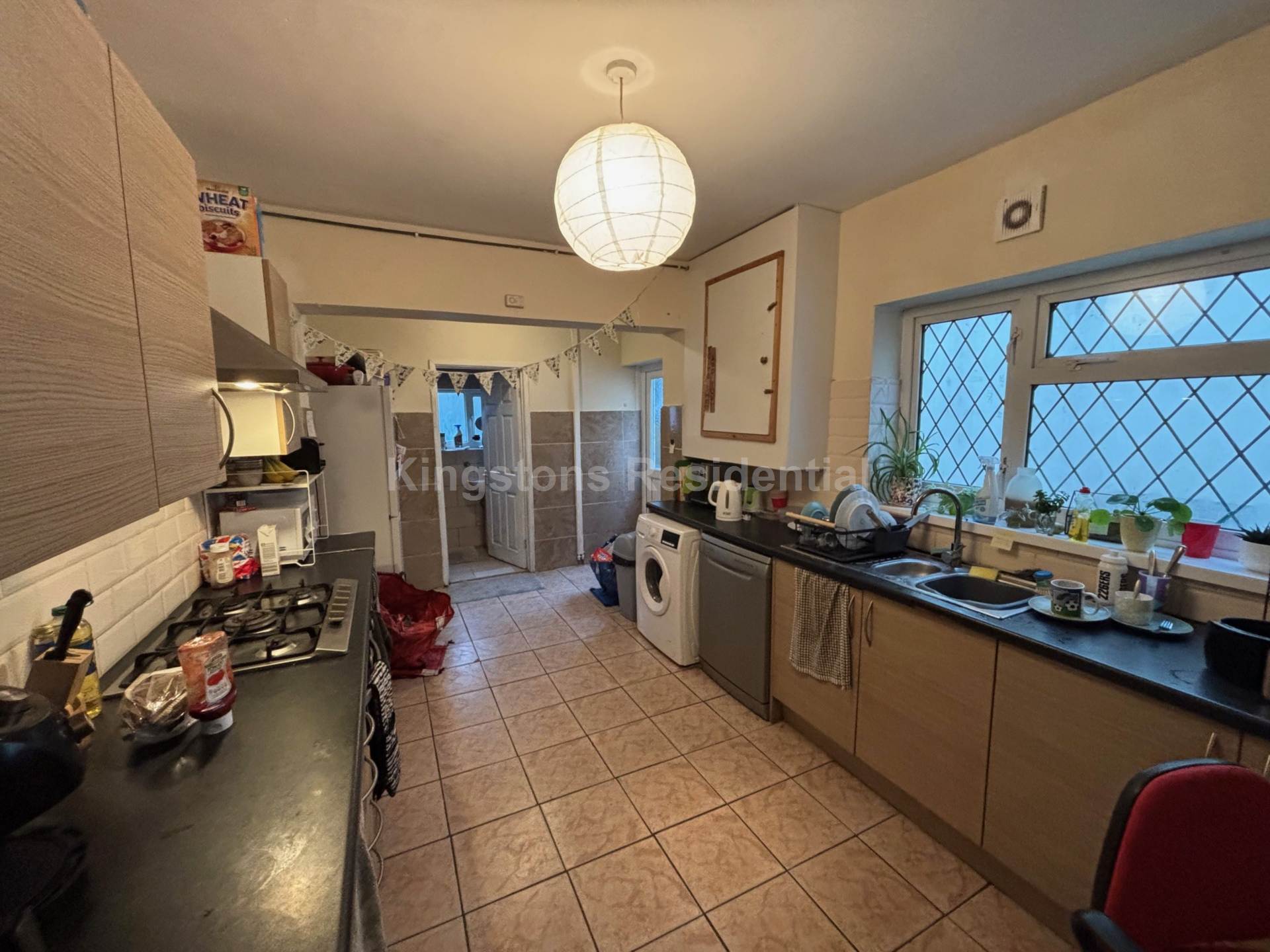 6 bed Mid Terraced House for rent in Cardiff. From Kingston Residential - Head Office