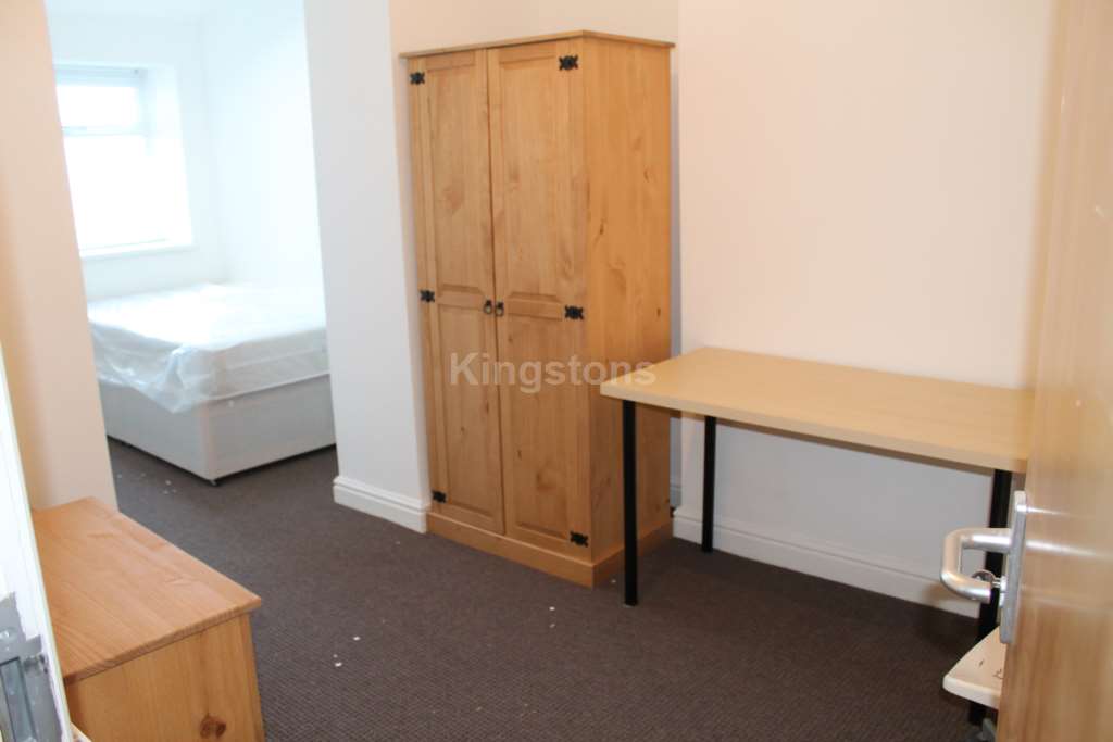 5 bed Mid Terraced House for rent in Cardiff. From Kingston Residential - Head Office