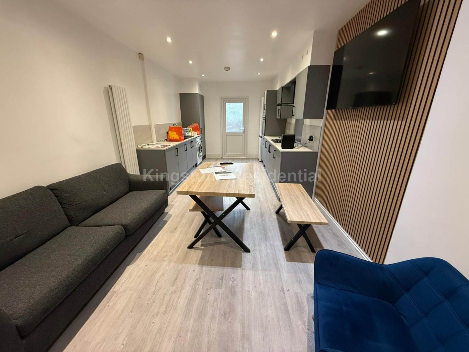 5 bed Mid Terraced House for rent in Cardiff. From Kingston Residential - Head Office 5 bed Mid Terraced House for rent in Cardiff. From Kingston Residential - Head Office