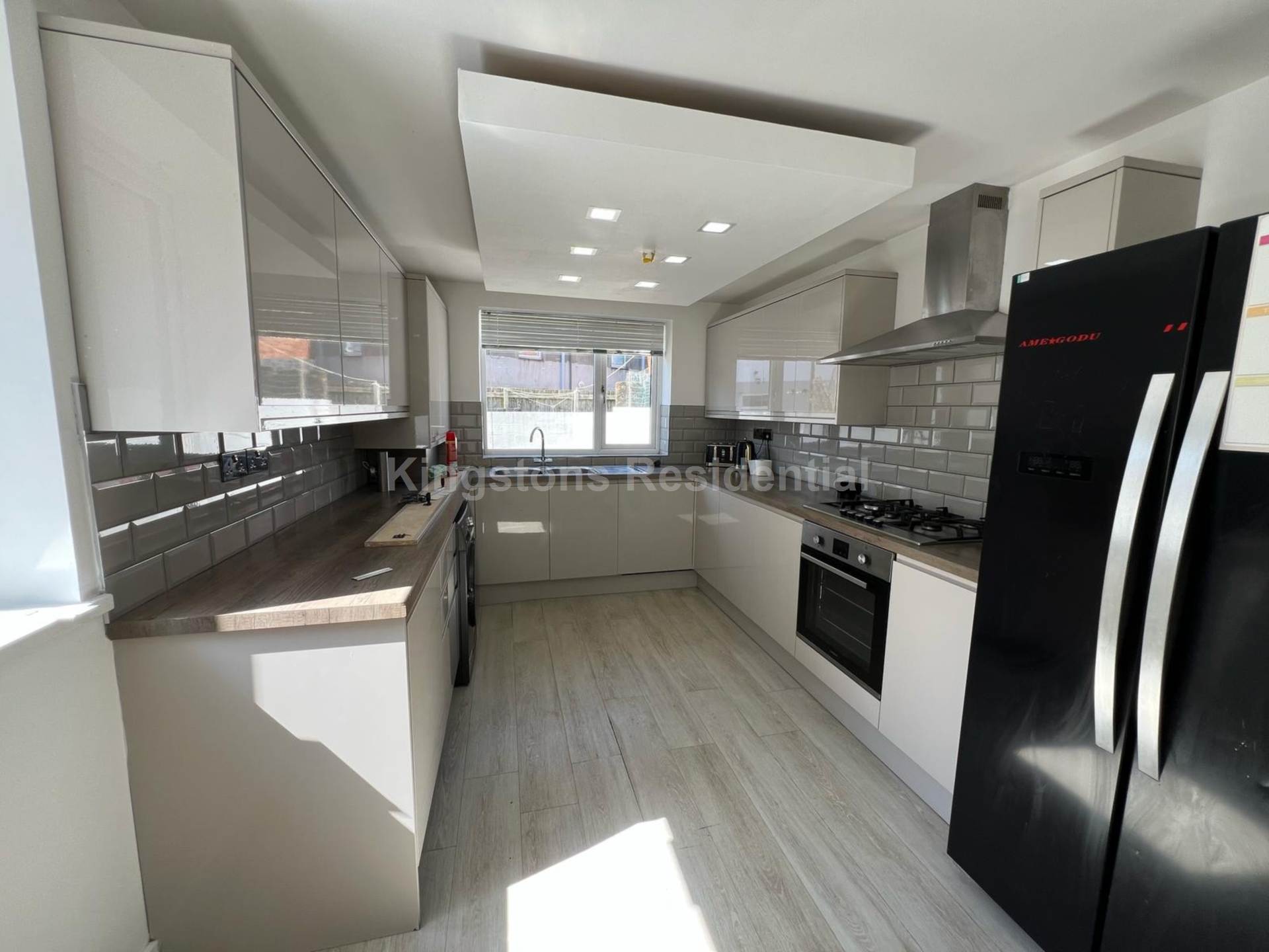 6 bed Mid Terraced House for rent in Cardiff. From Kingston Residential - Head Office 6 bed Mid Terraced House for rent in Cardiff. From Kingston Residential - Head Office