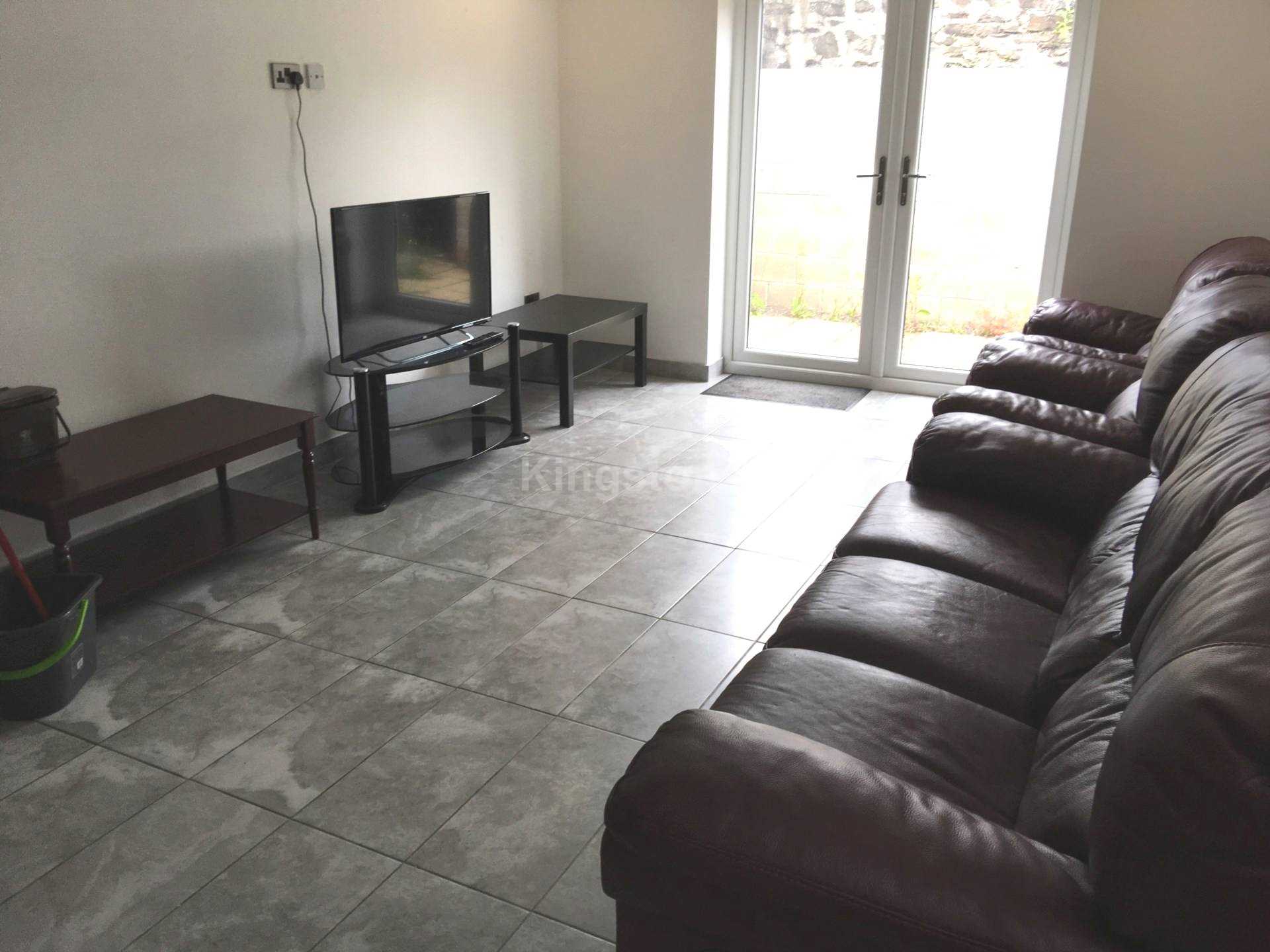 6 bed Mid Terraced House for rent in Cardiff. From Kingston Residential - Head Office 6 bed Mid Terraced House for rent in Cardiff. From Kingston Residential - Head Office