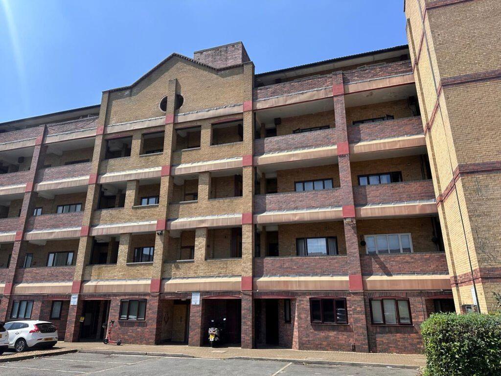 2 bed 1st Floor Flat for rent in Northampton. From Kingston Real Estate (Property Management) Limited - Northampton