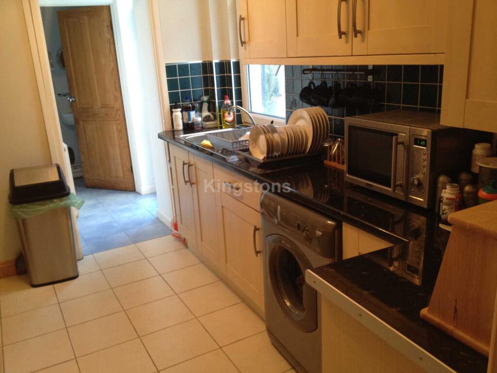 4 bed Mid Terraced House for rent in Cardiff. From Kingstons - Cardiff 4 bed Mid Terraced House for rent in Cardiff. From Kingstons - Cardiff