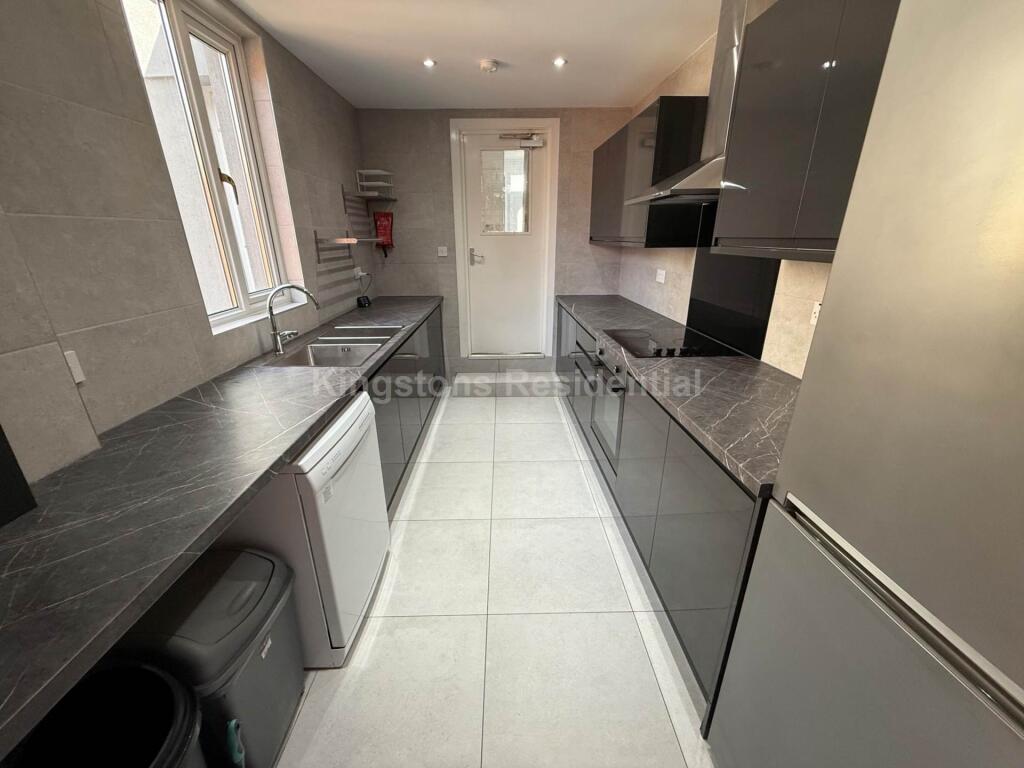 4 bed Mid Terraced House for rent in Cardiff. From Kingstons - Cardiff 4 bed Mid Terraced House for rent in Cardiff. From Kingstons - Cardiff