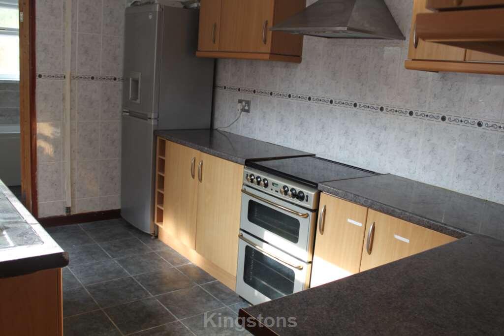 5 bed Mid Terraced House for rent in Cardiff. From Kingstons - Cardiff