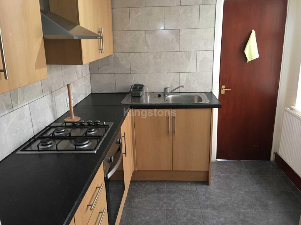 4 bed Mid Terraced House for rent in Cardiff. From Kingstons - Cardiff 4 bed Mid Terraced House for rent in Cardiff. From Kingstons - Cardiff
