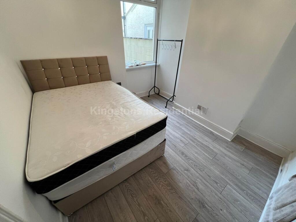 4 bed Mid Terraced House for rent in Cardiff. From Kingstons - Cardiff 4 bed Mid Terraced House for rent in Cardiff. From Kingstons - Cardiff
