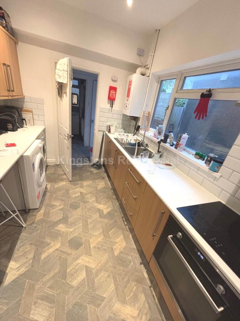 4 bed Mid Terraced House for rent in Cardiff. From Kingstons - Cardiff