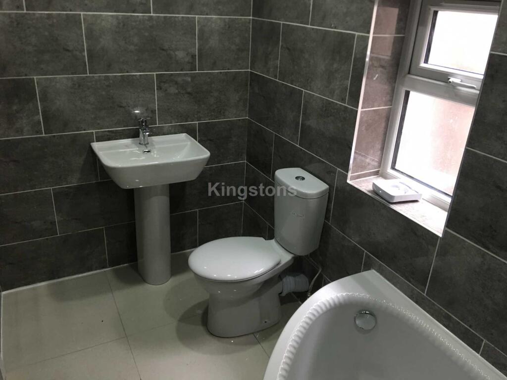 6 bed Mid Terraced House for rent in Cardiff. From Kingstons - Cardiff 6 bed Mid Terraced House for rent in Cardiff. From Kingstons - Cardiff