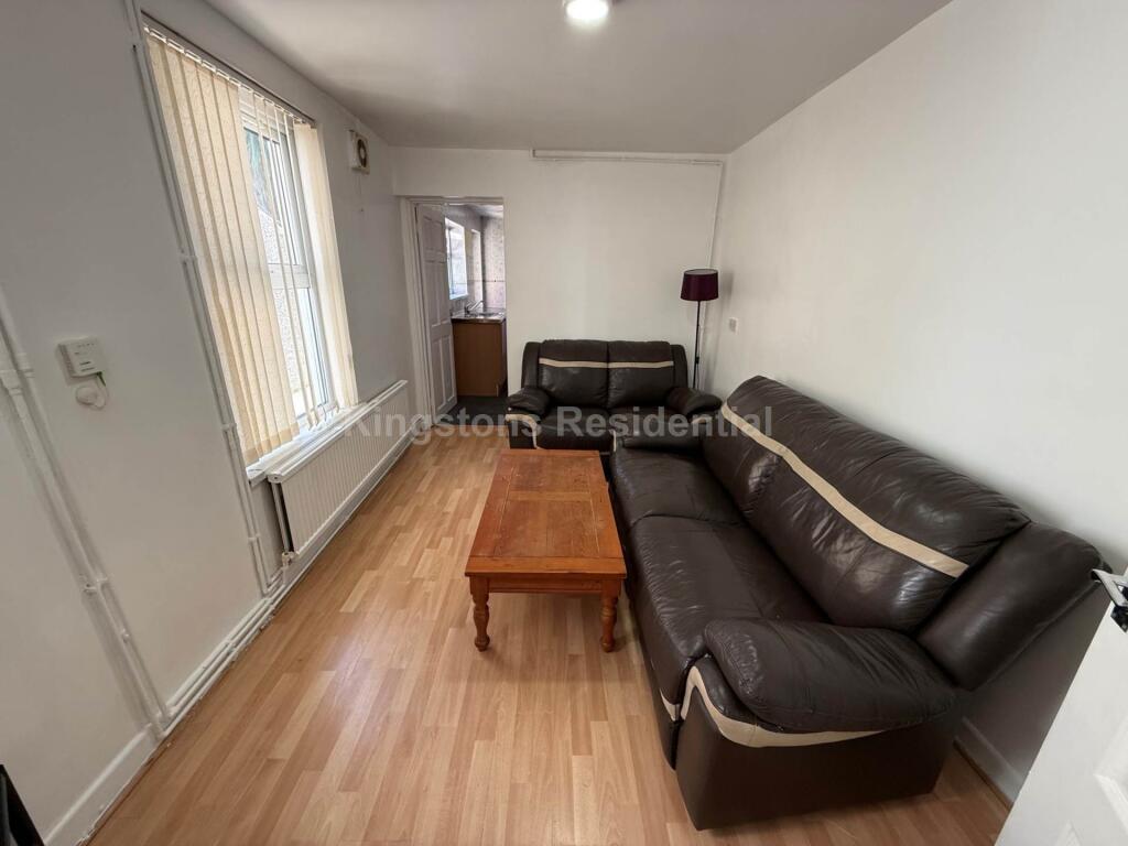5 bed Mid Terraced House for rent in Cardiff. From Kingstons - Cardiff 5 bed Mid Terraced House for rent in Cardiff. From Kingstons - Cardiff