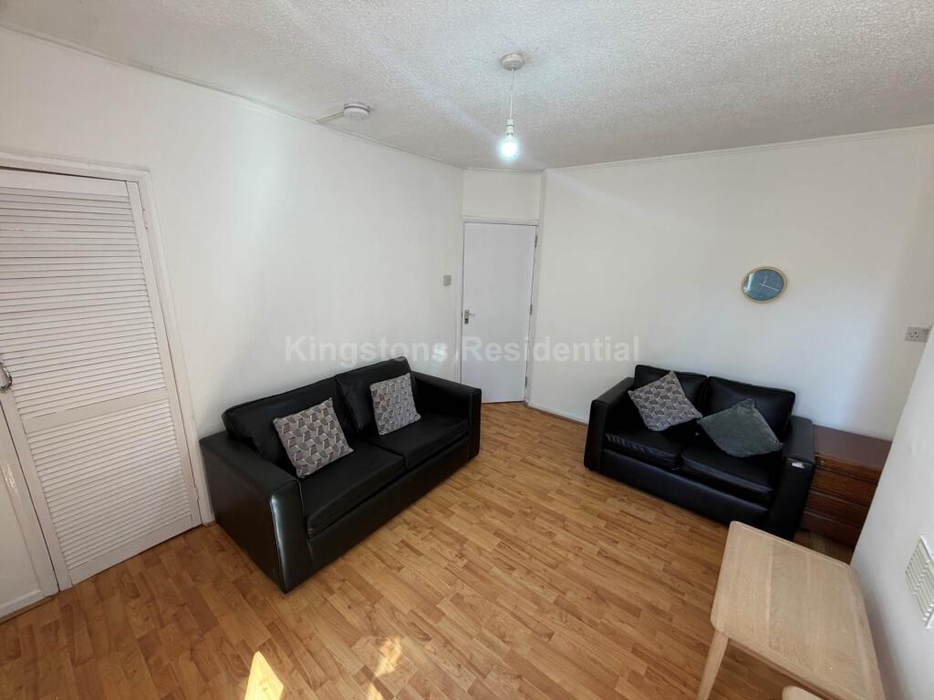 5 bed Mid Terraced House for rent in Cardiff. From Kingstons - Cardiff 5 bed Mid Terraced House for rent in Cardiff. From Kingstons - Cardiff
