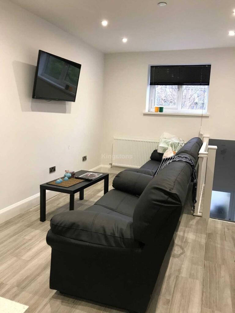 5 bed Apartment for rent in Cardiff. From Kingstons - Cardiff 5 bed Apartment for rent in Cardiff. From Kingstons - Cardiff