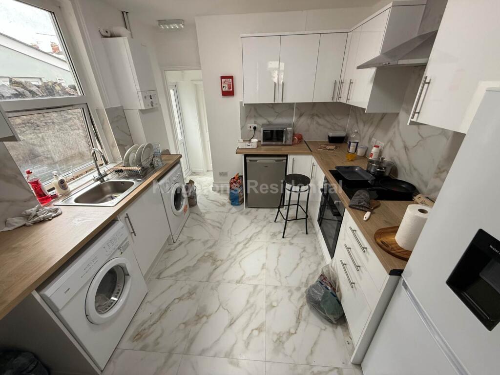 5 bed Mid Terraced House for rent in Cardiff. From Kingstons - Cardiff 5 bed Mid Terraced House for rent in Cardiff. From Kingstons - Cardiff