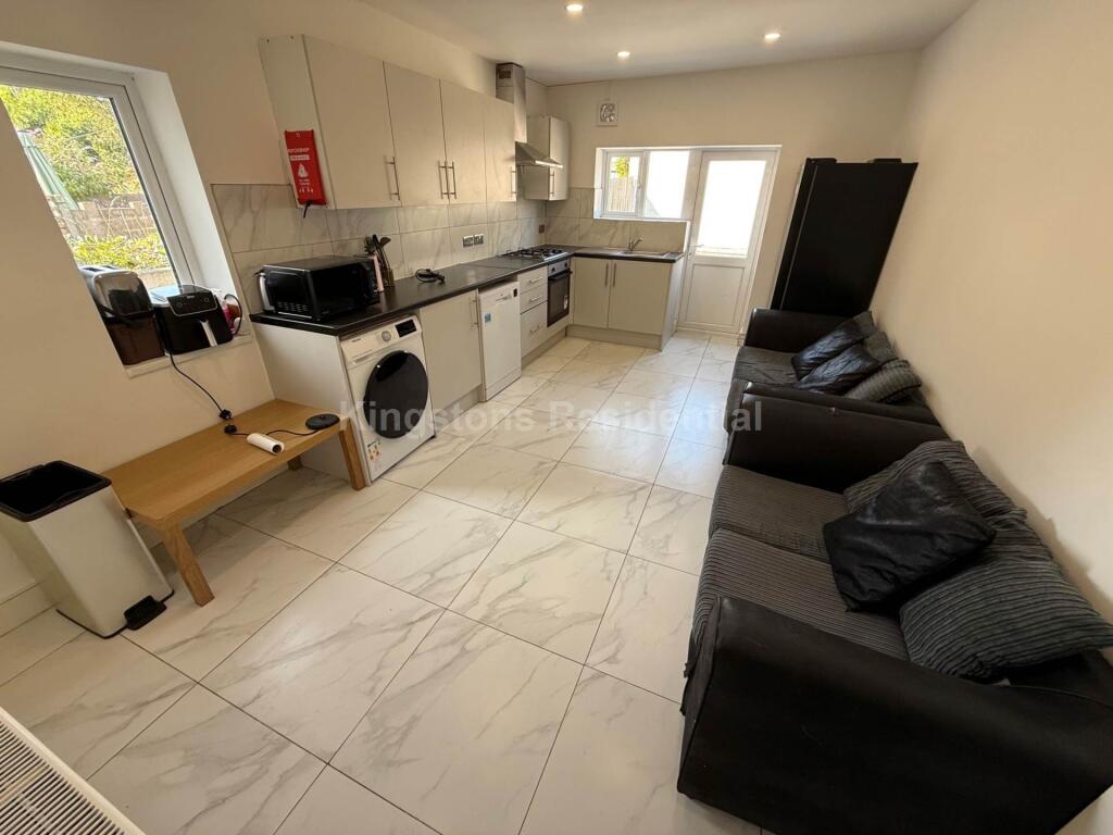 6 bed Mid Terraced House for rent in Cardiff. From Kingstons - Cardiff 6 bed Mid Terraced House for rent in Cardiff. From Kingstons - Cardiff