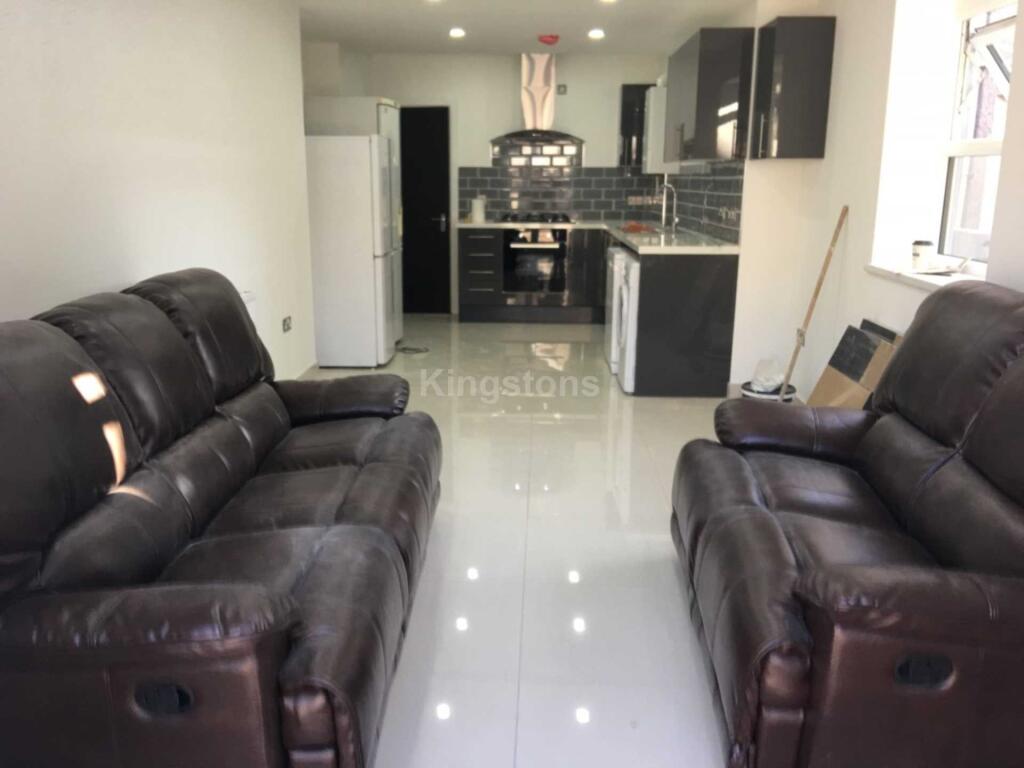 6 bed Mid Terraced House for rent in Cardiff. From Kingstons - Cardiff 6 bed Mid Terraced House for rent in Cardiff. From Kingstons - Cardiff