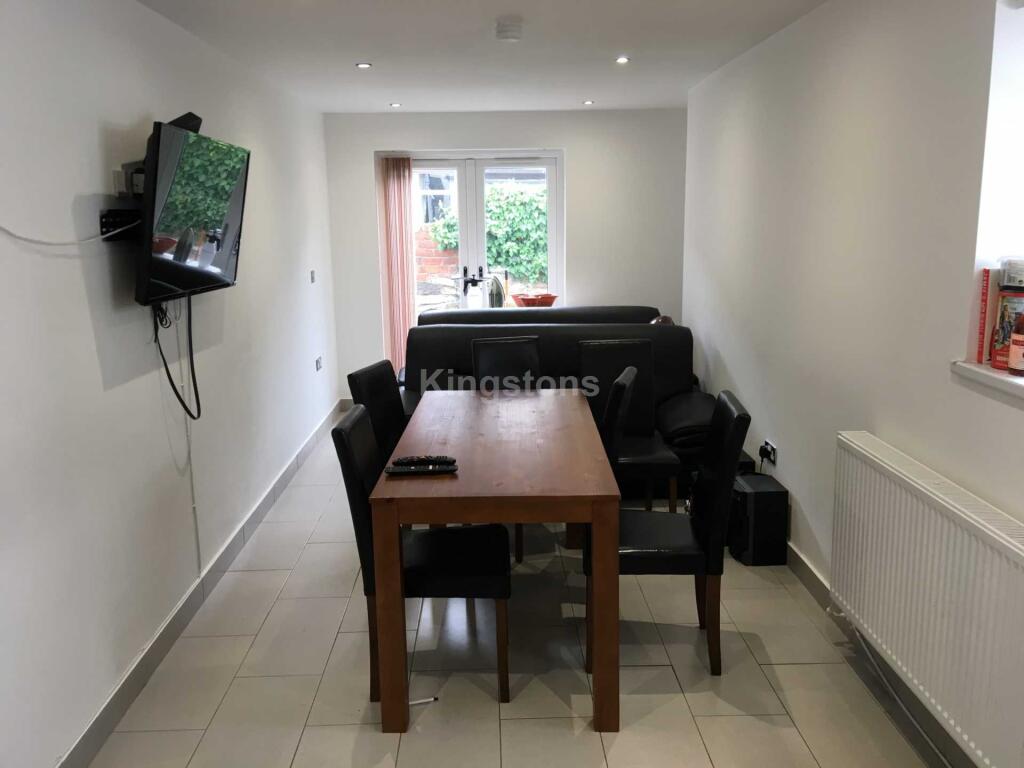 6 bed Mid Terraced House for rent in Cardiff. From Kingstons - Cardiff 6 bed Mid Terraced House for rent in Cardiff. From Kingstons - Cardiff