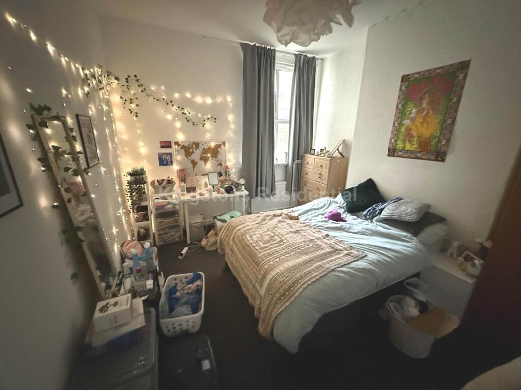 8 bed Mid Terraced House for rent in Cardiff. From Kingstons - Cardiff 8 bed Mid Terraced House for rent in Cardiff. From Kingstons - Cardiff