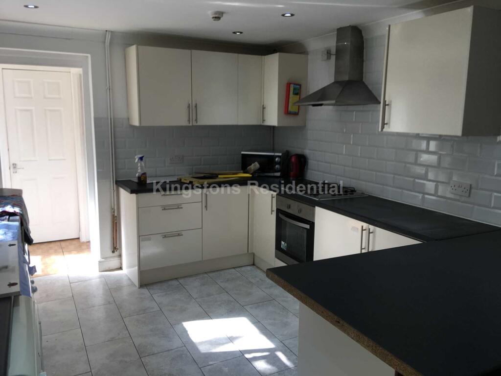 8 bed End of Terrace for rent in Cardiff. From Kingstons - Cardiff 8 bed End of Terrace for rent in Cardiff. From Kingstons - Cardiff