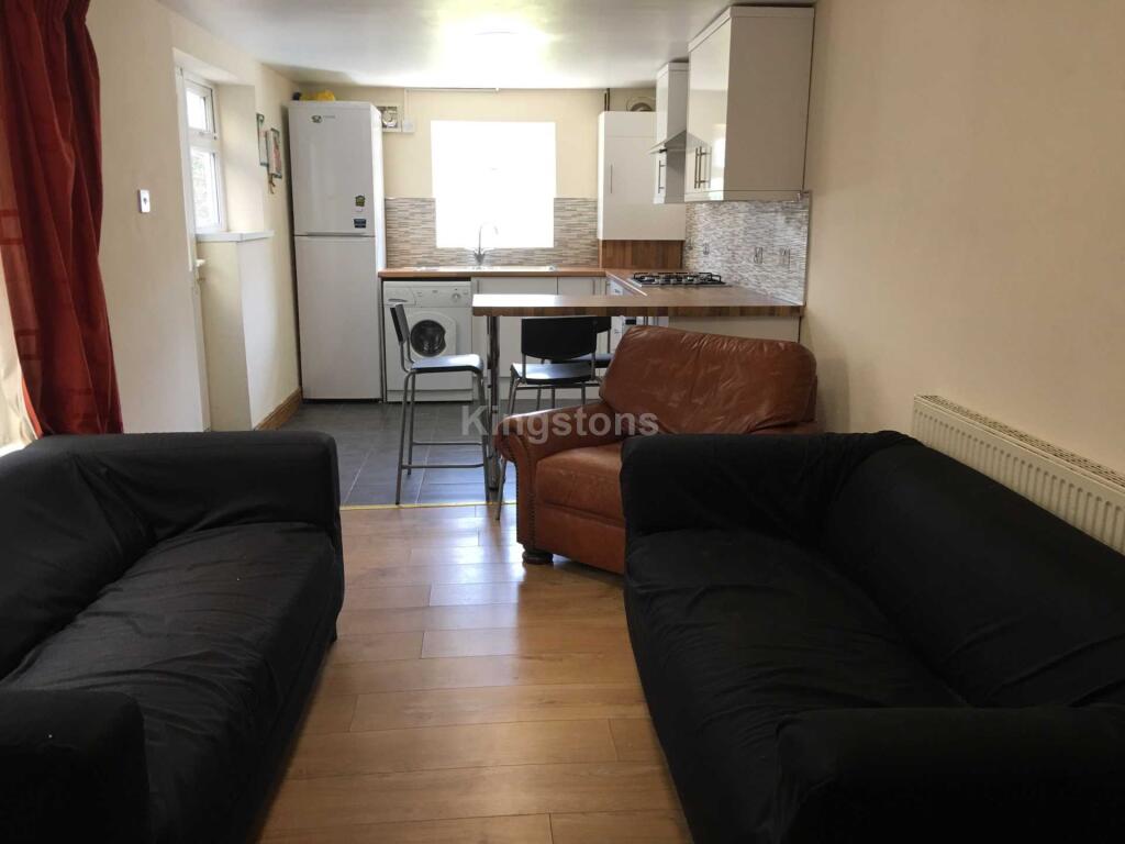 5 bed Mid Terraced House for rent in Cardiff. From Kingstons - Cardiff