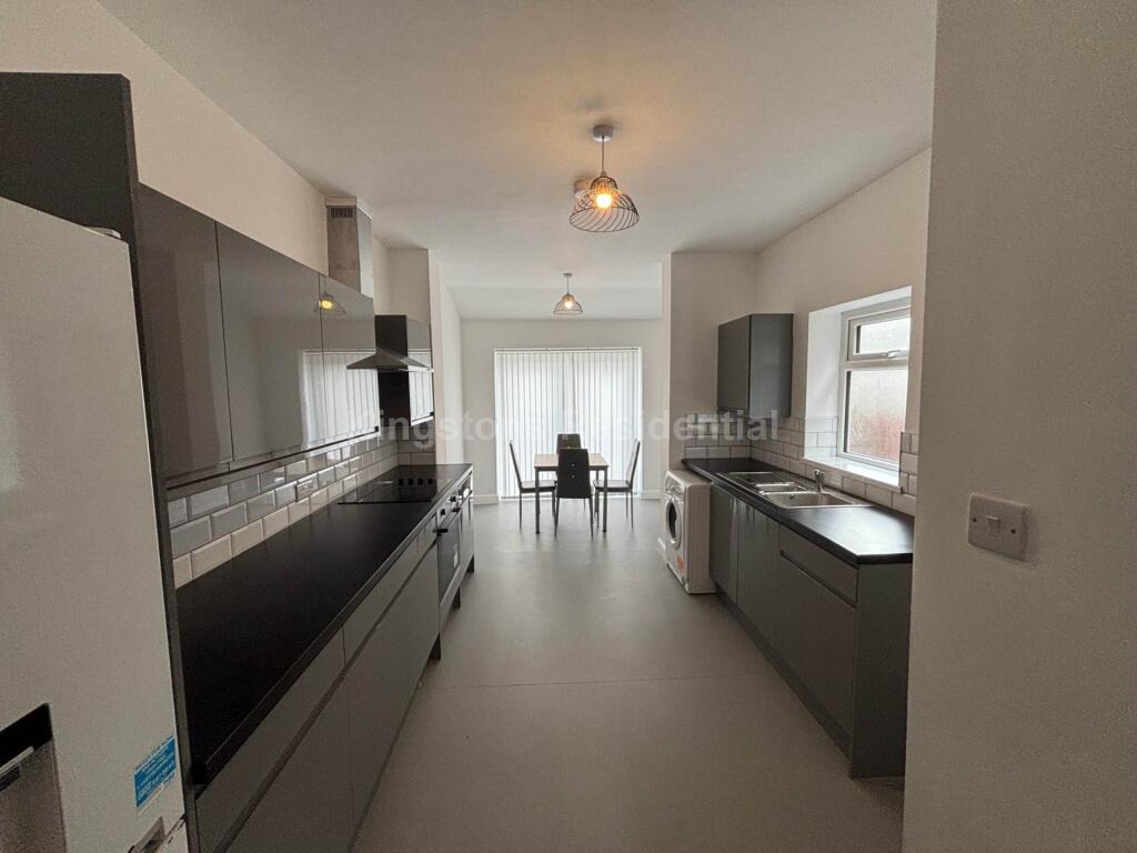 5 bed Mid Terraced House for rent in Cardiff. From Kingstons - Cardiff