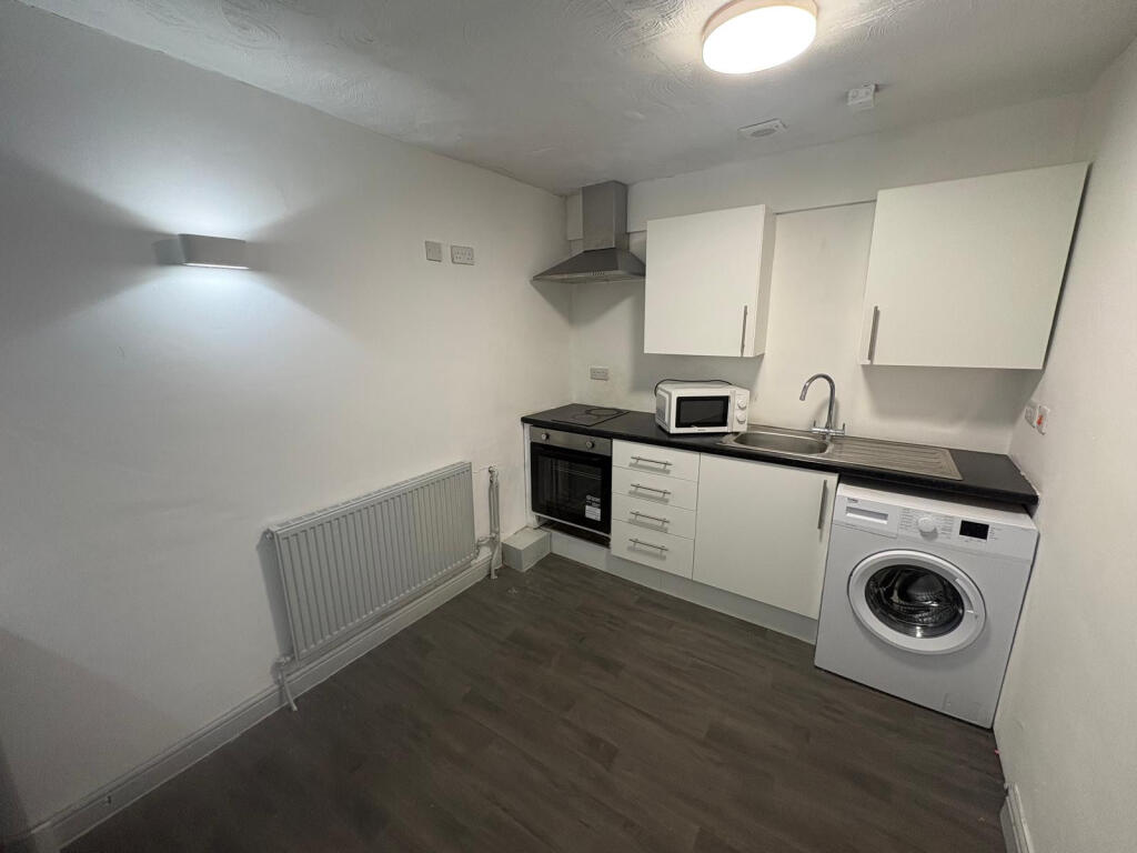 1 bed 1st Floor Flat for rent in Denshaw. From Kirkham Property - Chadderton