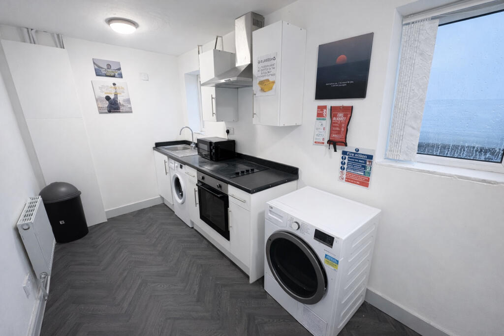1 bed 1st Floor Flat for rent in Denshaw. From Kirkham Property - Chadderton