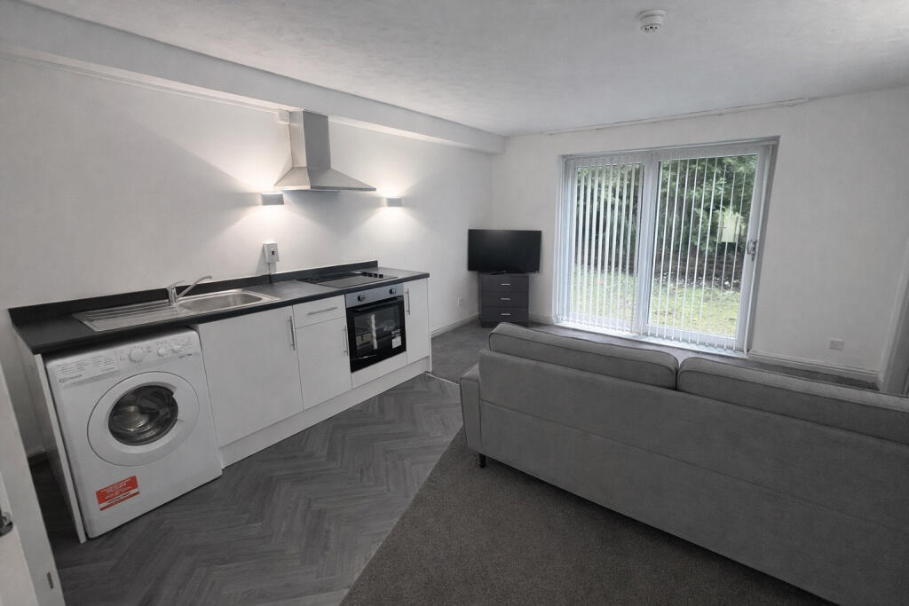 1 bed 1st Floor Flat for rent in Denshaw. From Kirkham Property - Chadderton