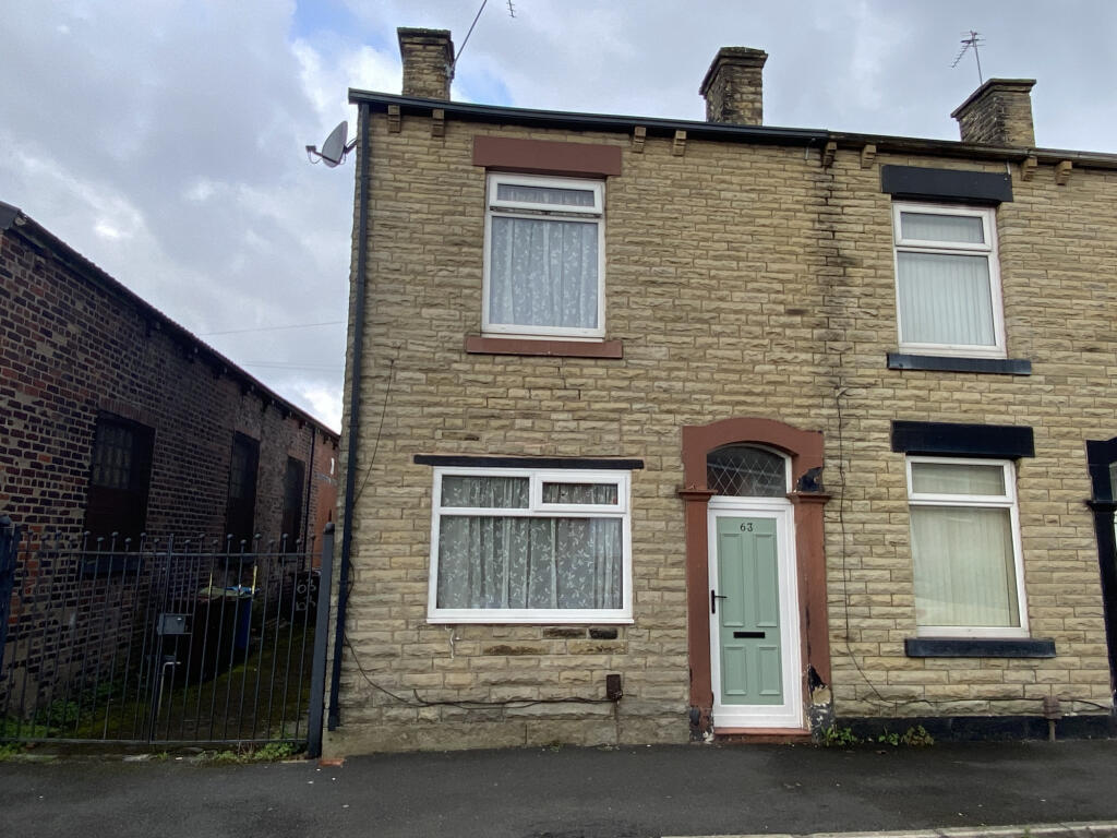 2 bed Mid Terraced House for rent in Shaw. From Kirkham Property - Chadderton