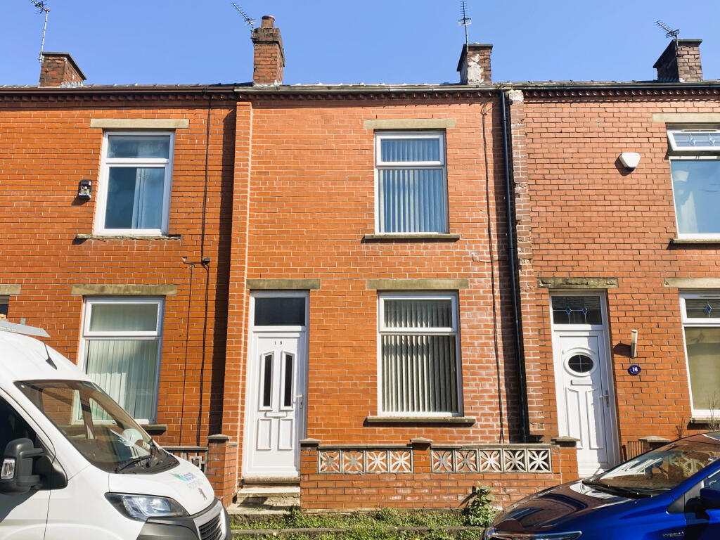 2 bed Mid Terraced House for rent in Royton. From Kirkham Property - Chadderton