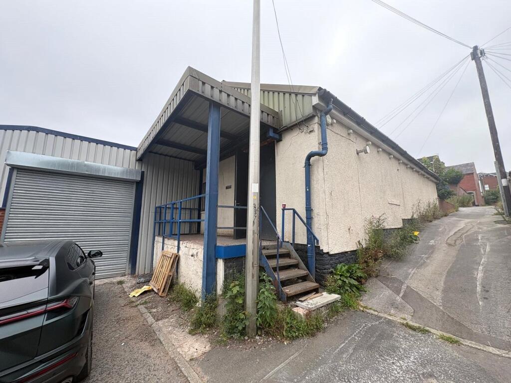 4 bed Dev Land - Leisure for rent in Oldham. From Kirkham Property - Chadderton 4 bed Dev Land - Leisure for rent in Oldham. From Kirkham Property - Chadderton