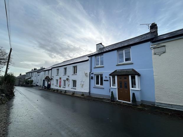 2 bed Mid Terraced House for rent in Bodmin. From Kivells - Launceston 2 bed Mid Terraced House for rent in Bodmin. From Kivells - Launceston