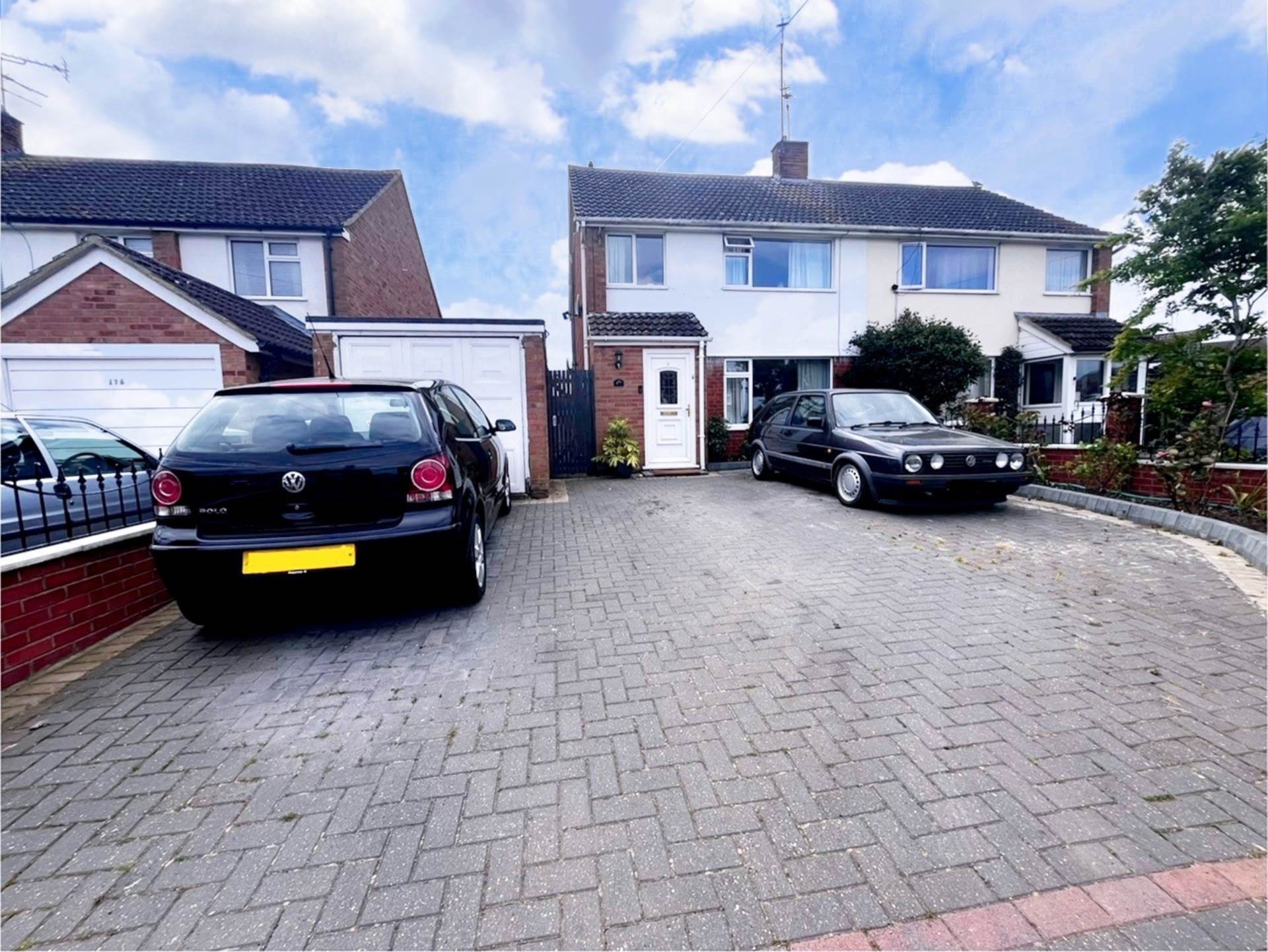 3 bed Semi-Detached House for rent in Aylesbury. From Knights Lettings - Boxmoor