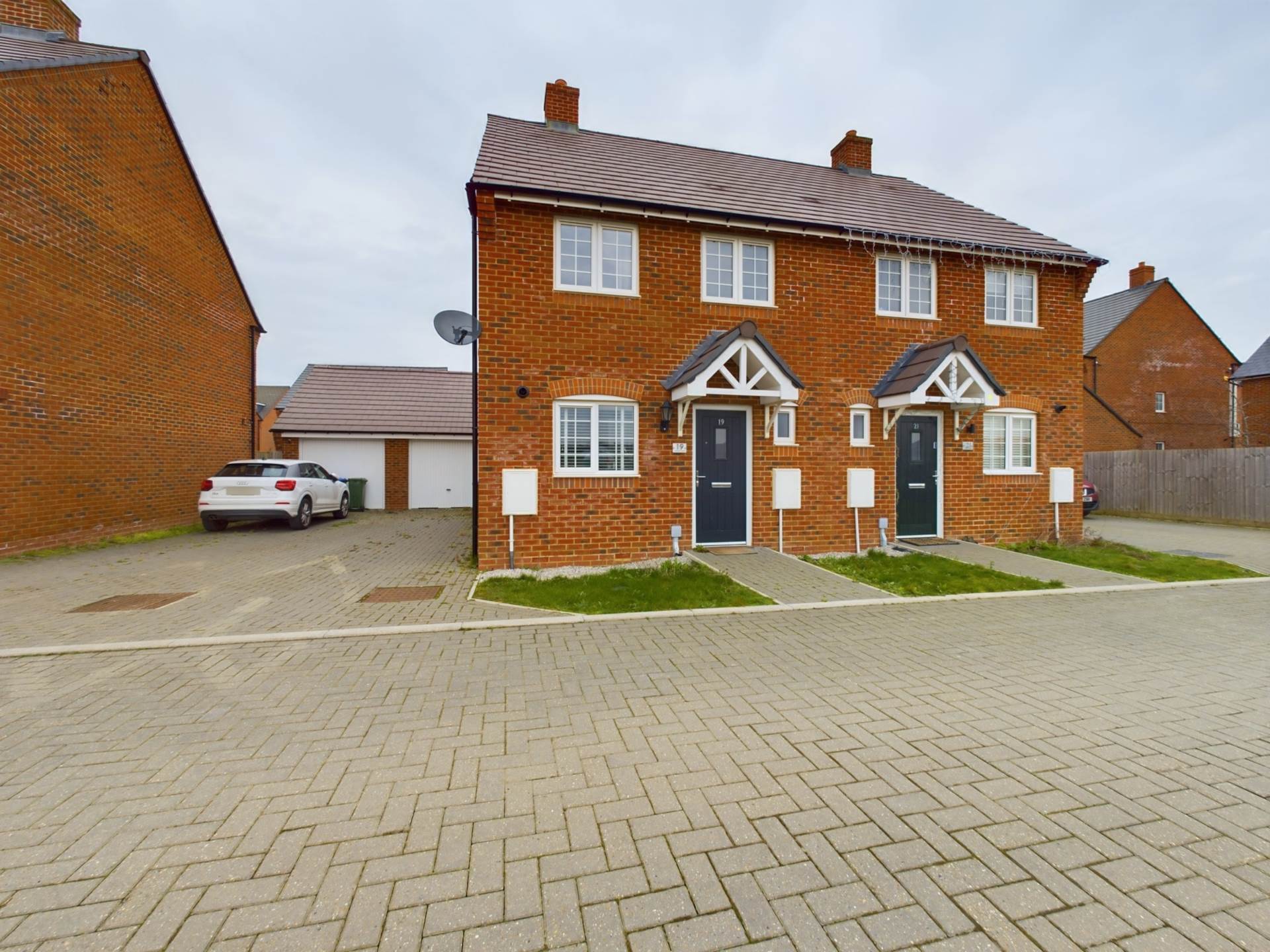 3 bed Semi Detached for rent in Aylesbury. From Knights Lettings - Boxmoor