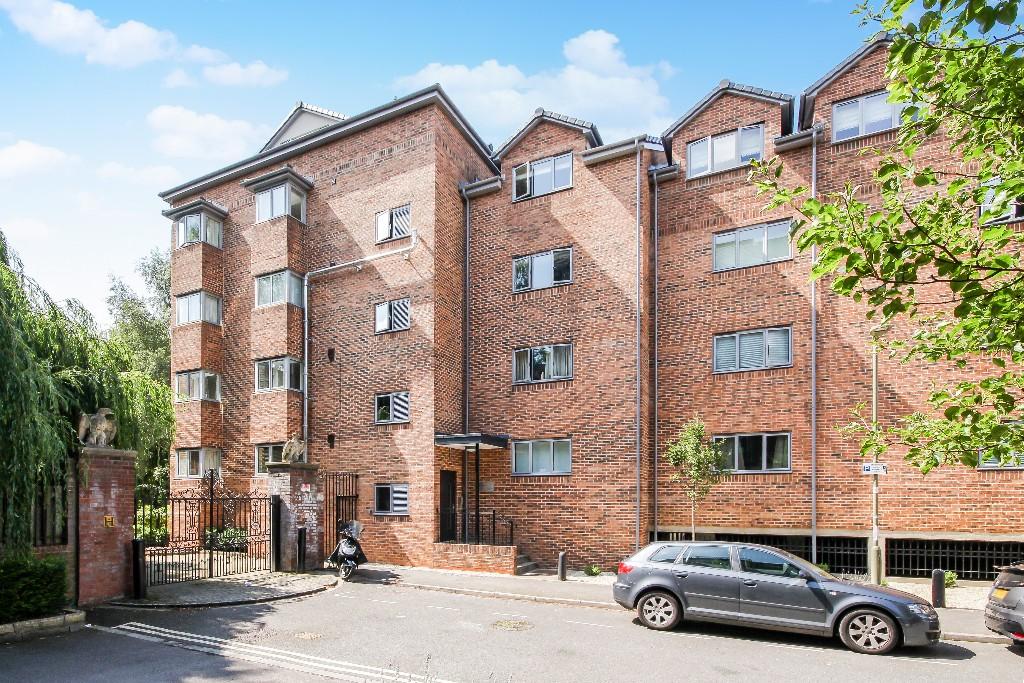 4 bed Studio for rent in Wolvercote. From Lucy Properties - Oxford