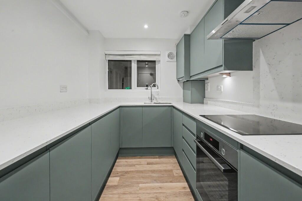 3 bed 1st Floor Flat for rent in Elsfield. From Lucy Properties - Oxford