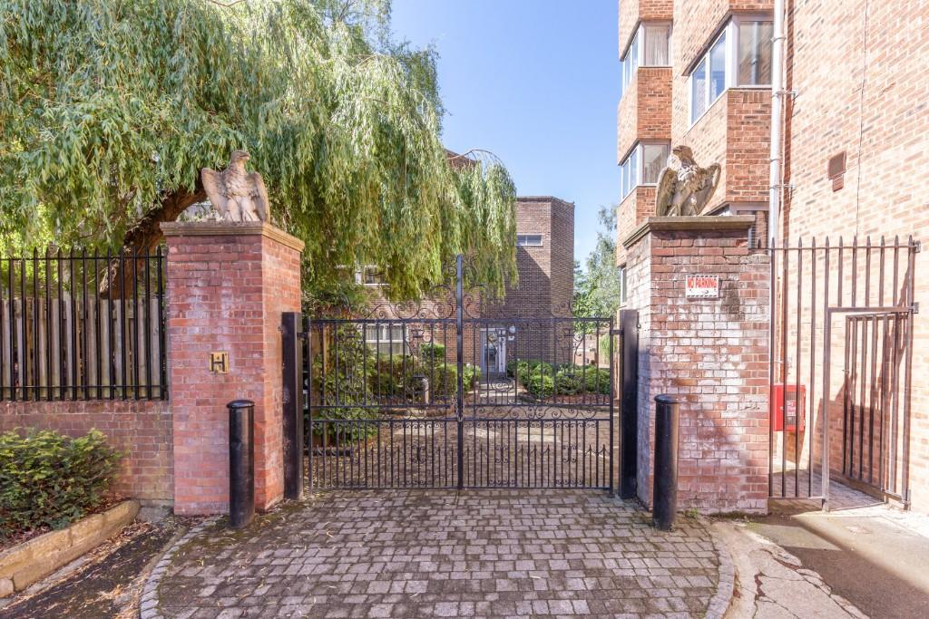 1 bed 1st Floor Flat for rent in Wolvercote. From Lucy Properties - Oxford