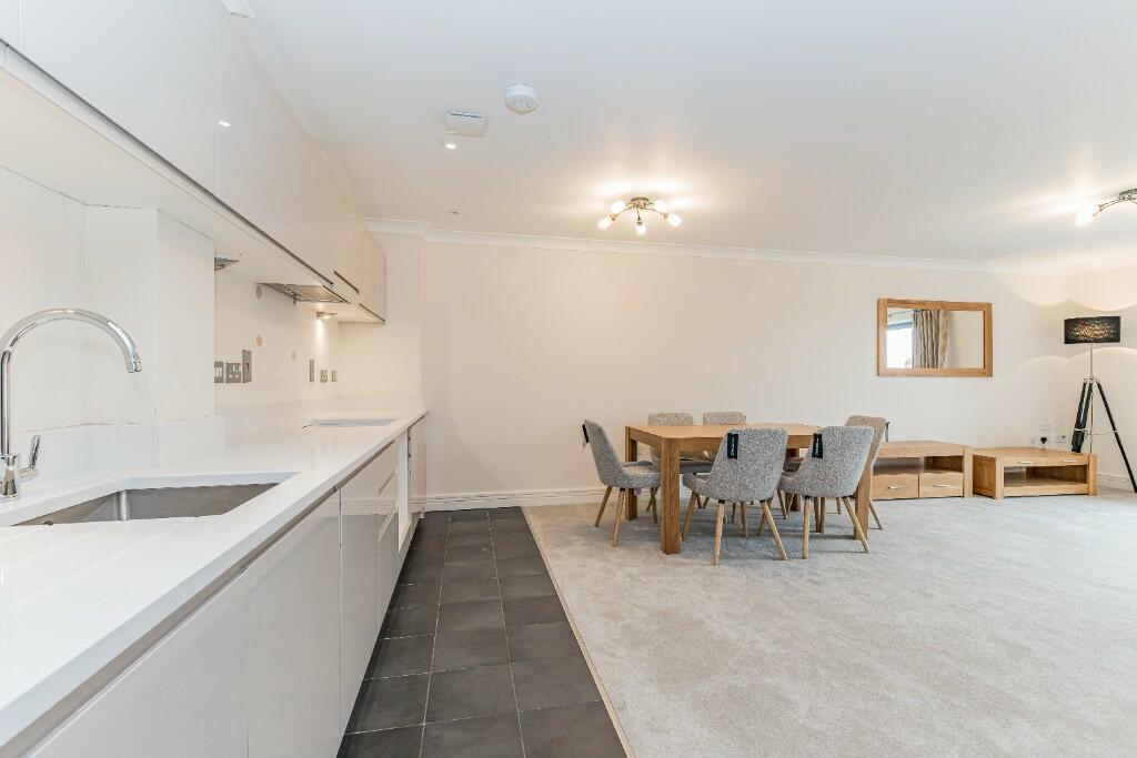 3 bed Apartment for rent in Wolvercote. From Lucy Properties - Oxford