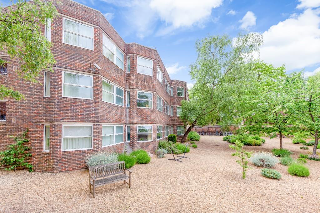 4 bed Studio for rent in Wolvercote. From Lucy Properties - Oxford